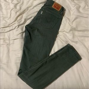 710 Levi’s women jeans 24